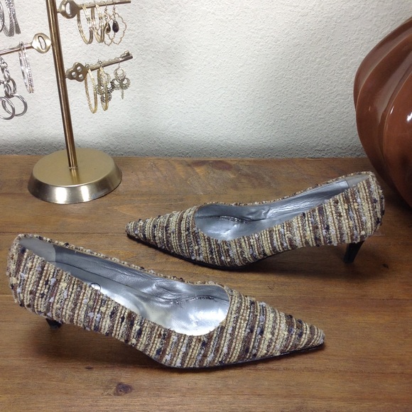 Jaime Mascaro Pointed Tweed Kitten Heels - Picture 4 of 8